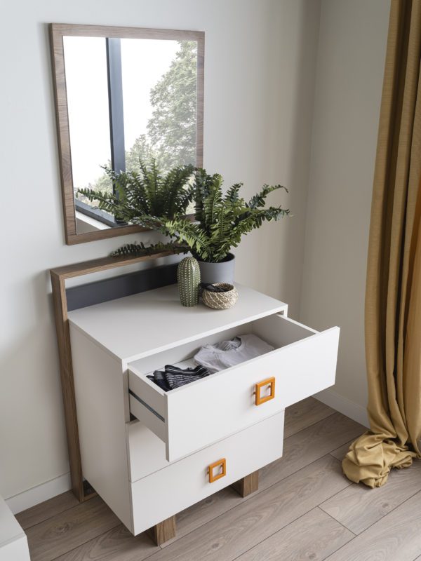 Comfort dresser and mirror