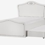 Bed with pull out bed