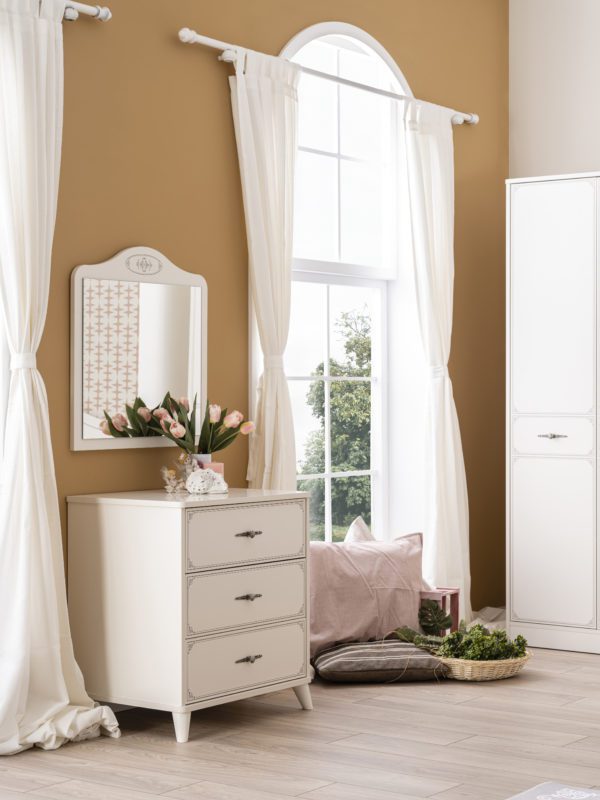 pearl s dresser and mirror