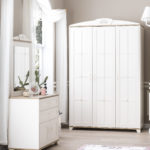Pink freesie kids room