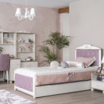Pink freesie kids room