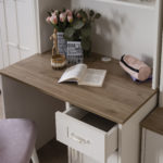 Pink freesie kids room