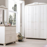 Pink freesie kids room