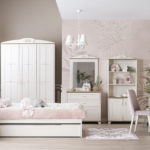 Pink freesie kids room
