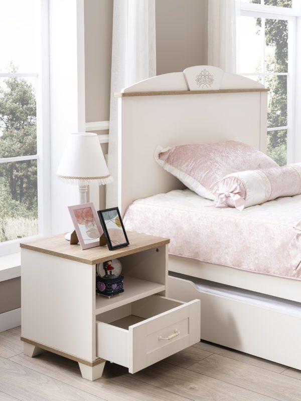 Pink freesie nighstand
