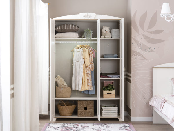 Pink freesie wardrobe