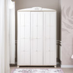 Pink freesie kids room