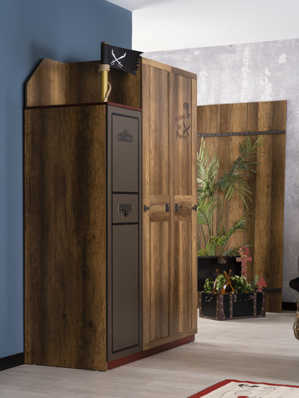 pirate wardrobe