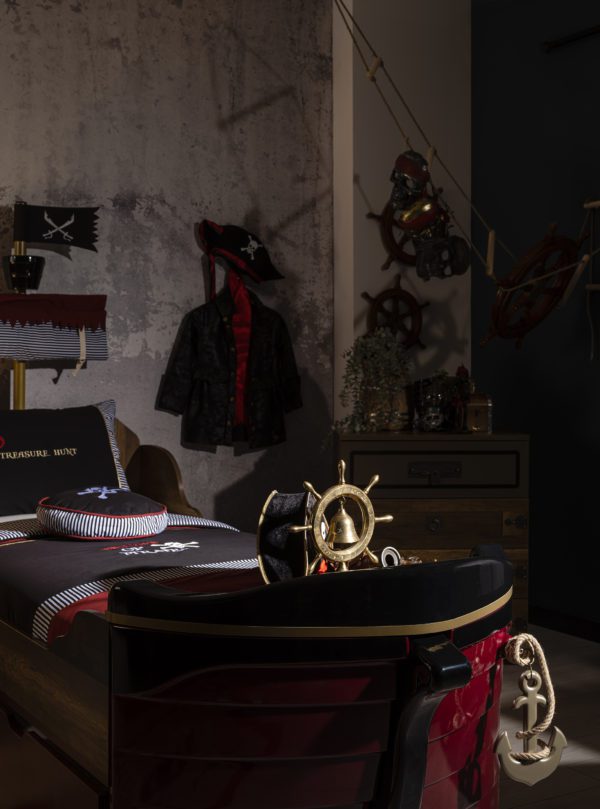 Pirate bed