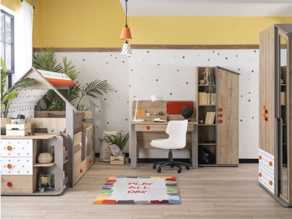 Montessori hut kids room