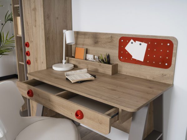 Montessori hut study table