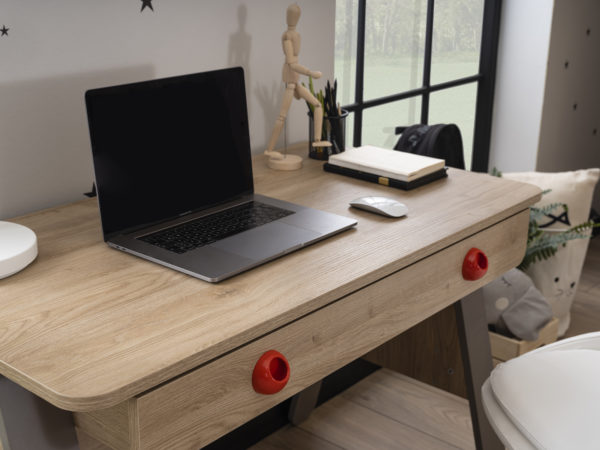 Montessori hut kids room