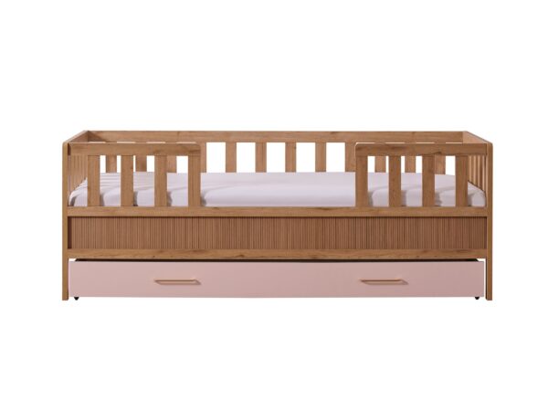 Alice toddler room