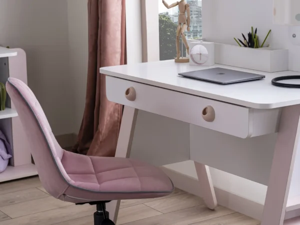 Montessori Pink s chair